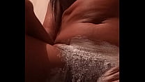 Загорелый красавчик пердолит жирную тетку с огромными грудями